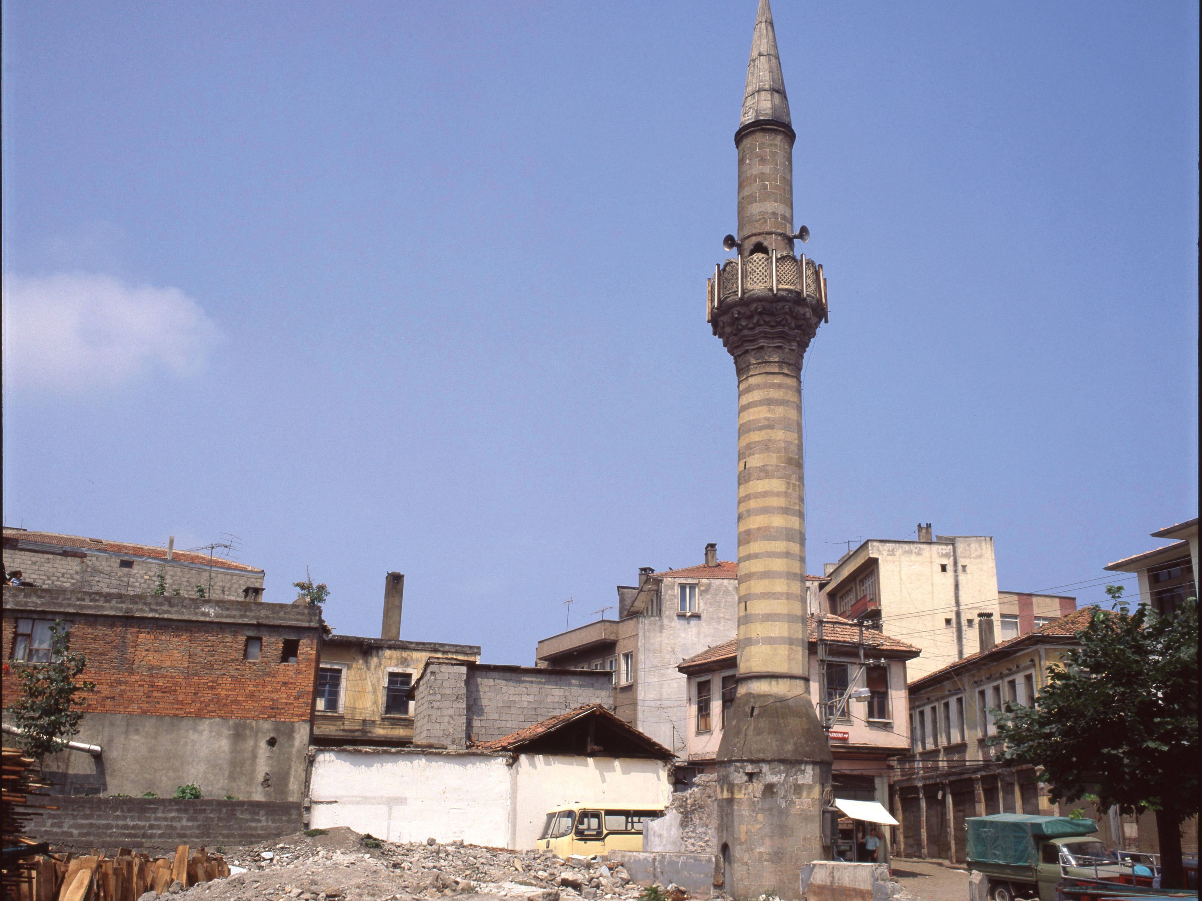 Yapnn Minaresi Dnda Yklma Grnts