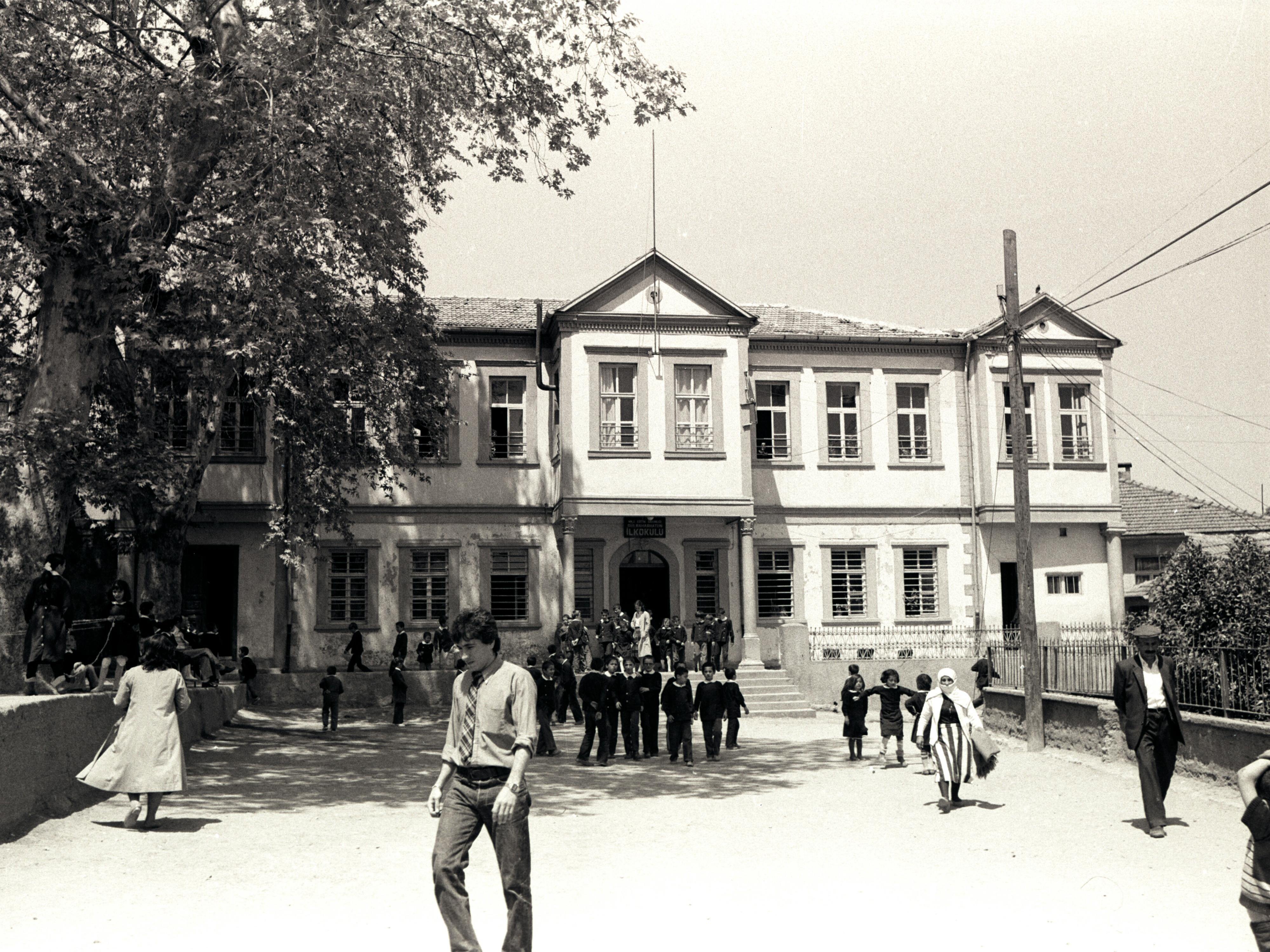 Mektebin Genel Grnts, 1982
