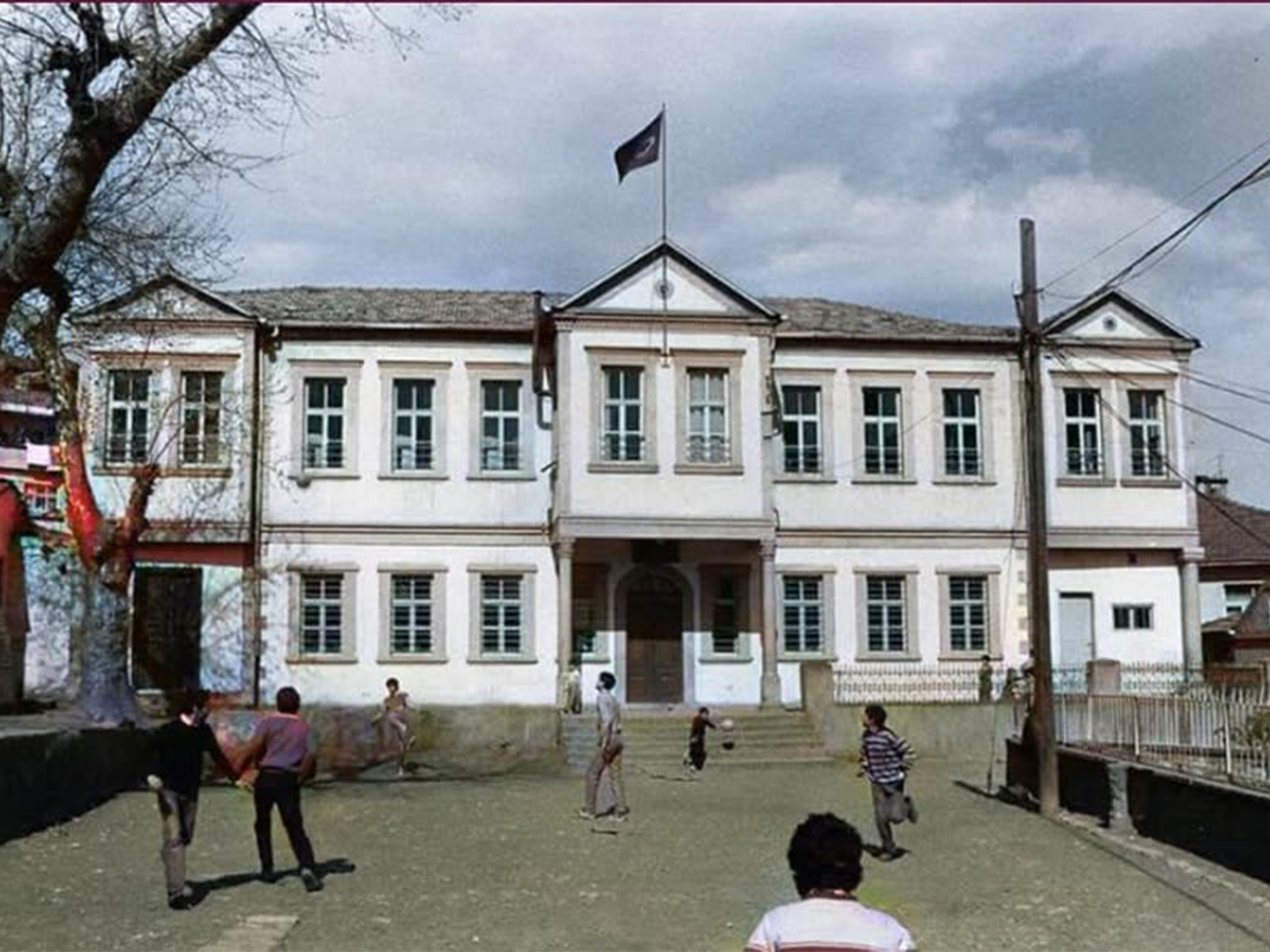 Mektebin Genel Grnts, 1990