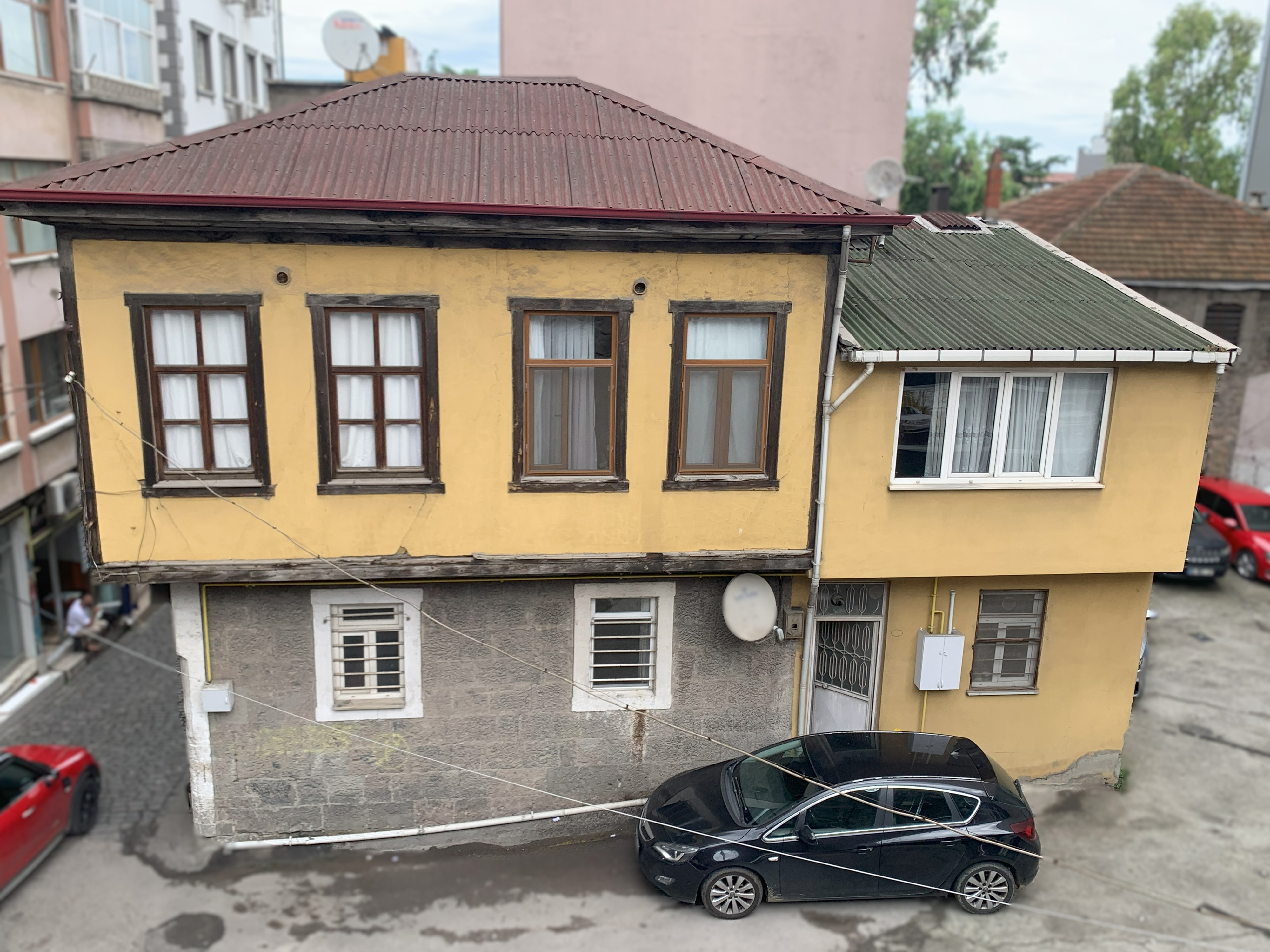 Mektebin Yerindeki Gncel Binann Grnts