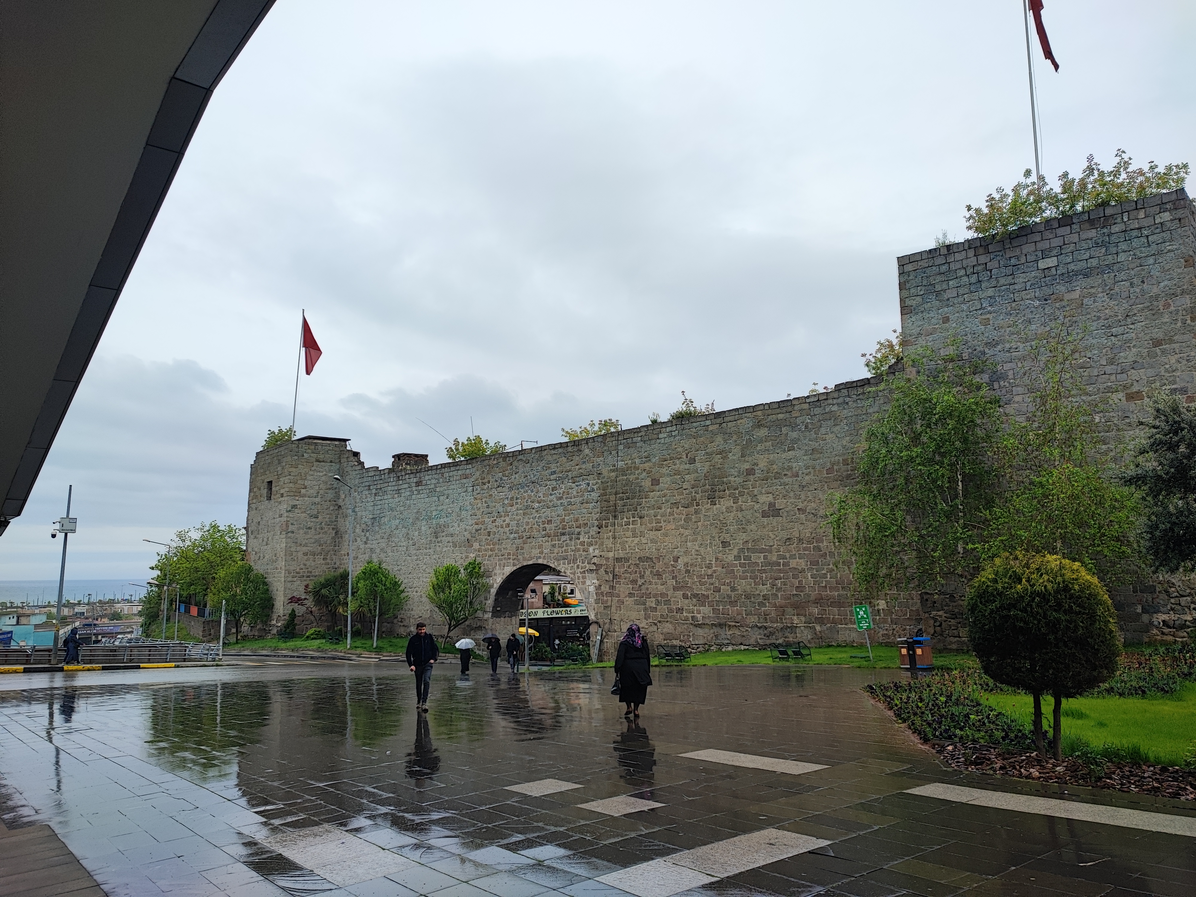 Ortahisar ve Aahisar Bat Surlar 